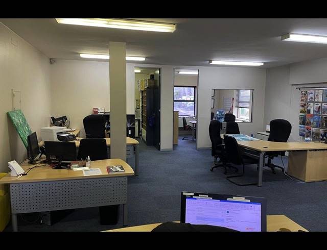 113M² OFFICE TO LET IN KENILWORTH
